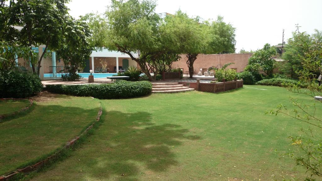 Hotel Inn Season Mahāmandir Buitenkant foto