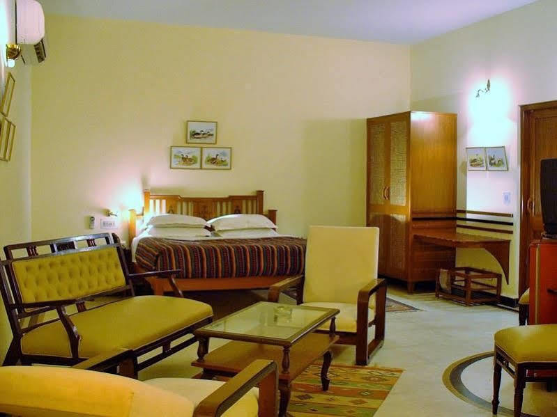 Hotel Inn Season Mahāmandir Buitenkant foto